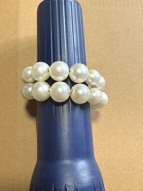 Vintage Classic White Faux Pearl Memory Wire Bracelet